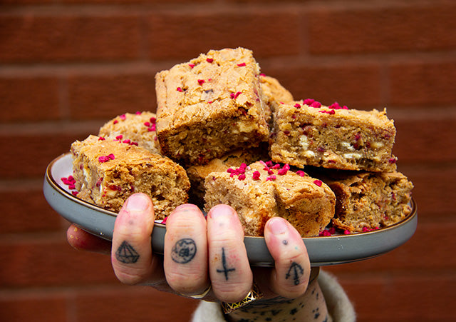 Wades White Chocolate and Raspberry Blondie Mix